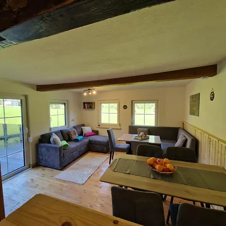 Linus Mit Bergblick Und W-lan